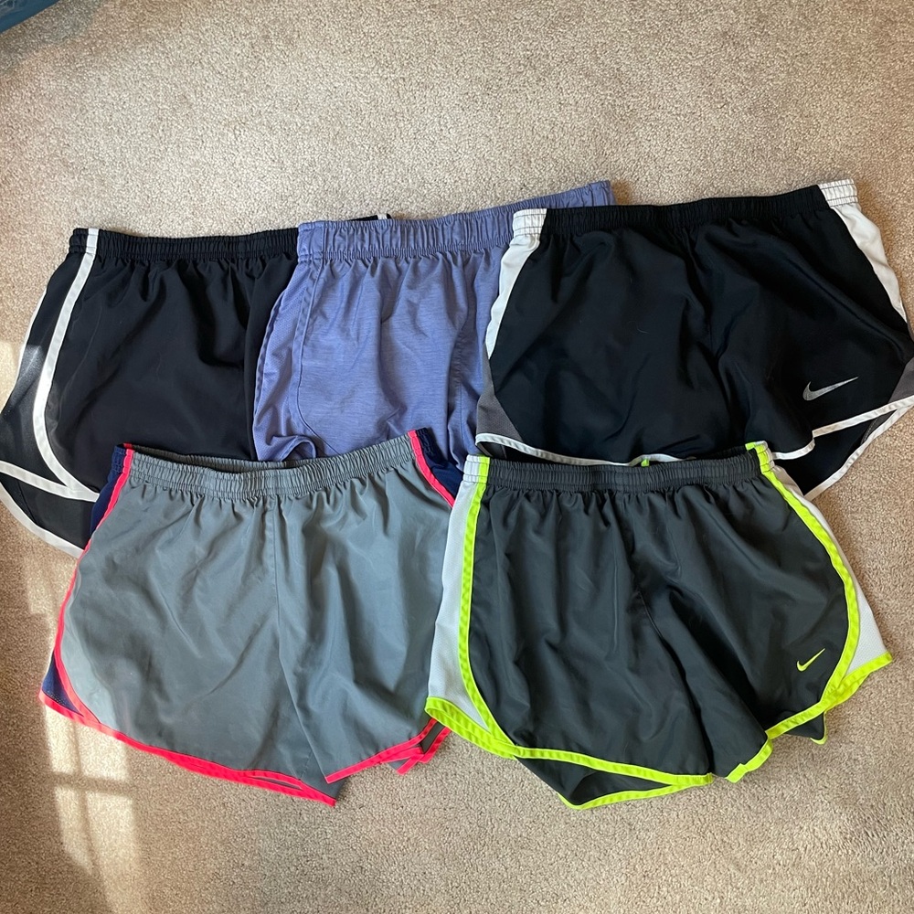 Nike Women’s Tempo Shorts Lot